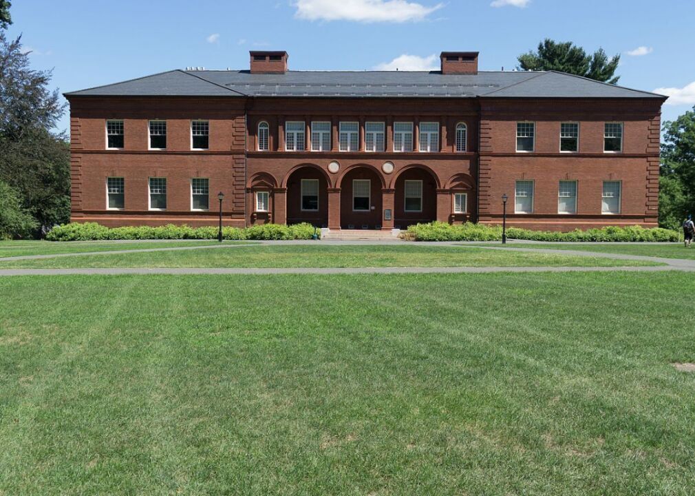#10. Amherst College